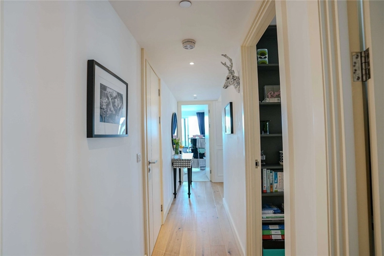 3 bedrooms apartments/flats to sale in Duke of Wellington Avenue, Woolwich-image 7