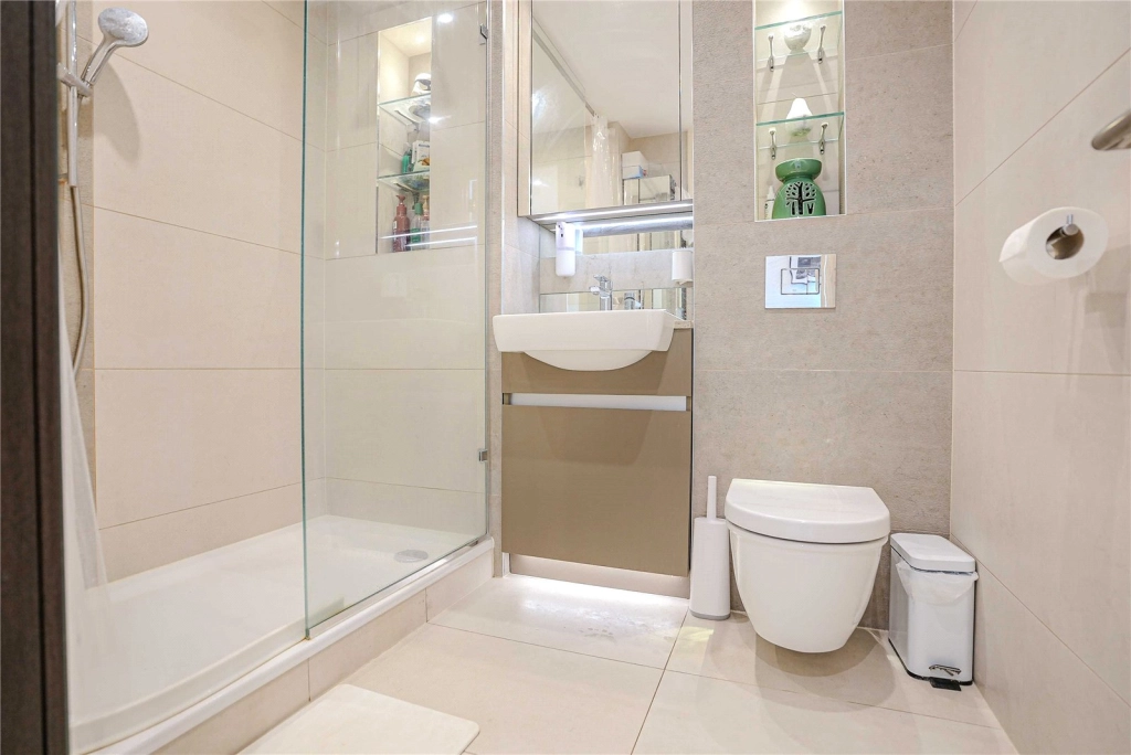 3 bedrooms apartments/flats for sale in Duke of Wellington Avenue, Woolwich - SE18 view 8