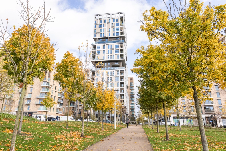 3 bedrooms houses to sale in Kidbrooke Village, Eltham-image 1