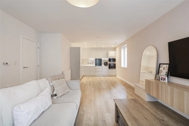 Vousden Grove, Woolwich SE28 image 14