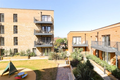 Vousden Grove, Woolwich SE28 image 16