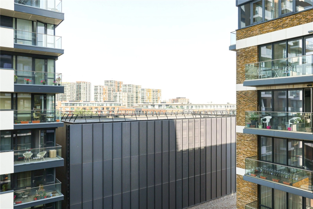 1 bedroom apartments/flats for sale in Plumstead Road, Woolwich - SE18 view 9