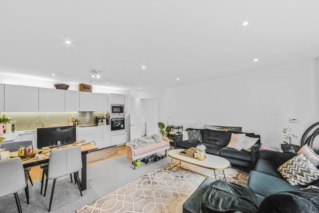 3 bedrooms apartments/flats for sale in Tudway Road, Woolwich - SE3 view 3