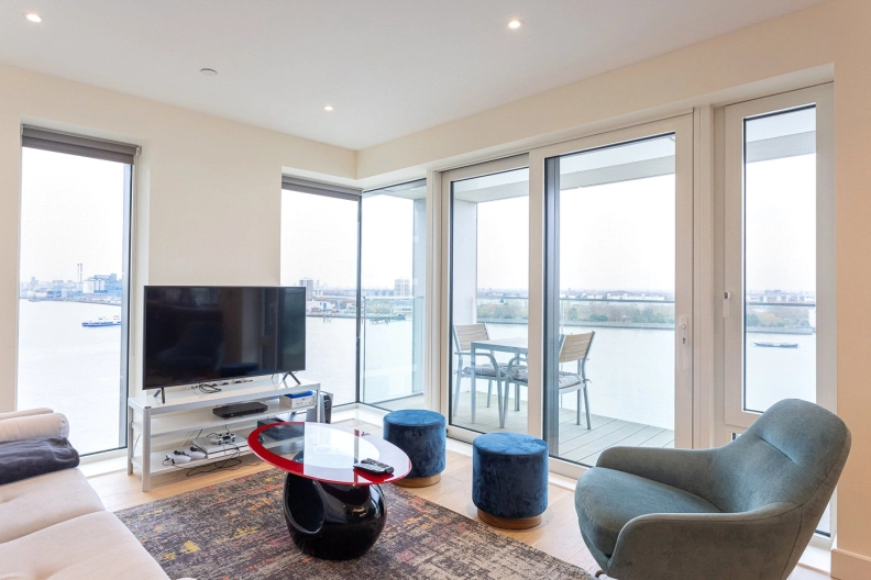2 bedrooms apartments/flats to sale in Duke of Wellington Avenue, Woolwich-image 1
