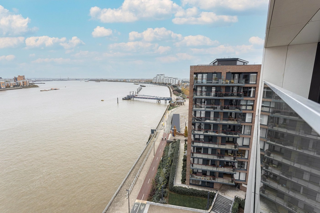 2 bedrooms apartments/flats for sale in Duke of Wellington Avenue, Woolwich - SE18 view 25