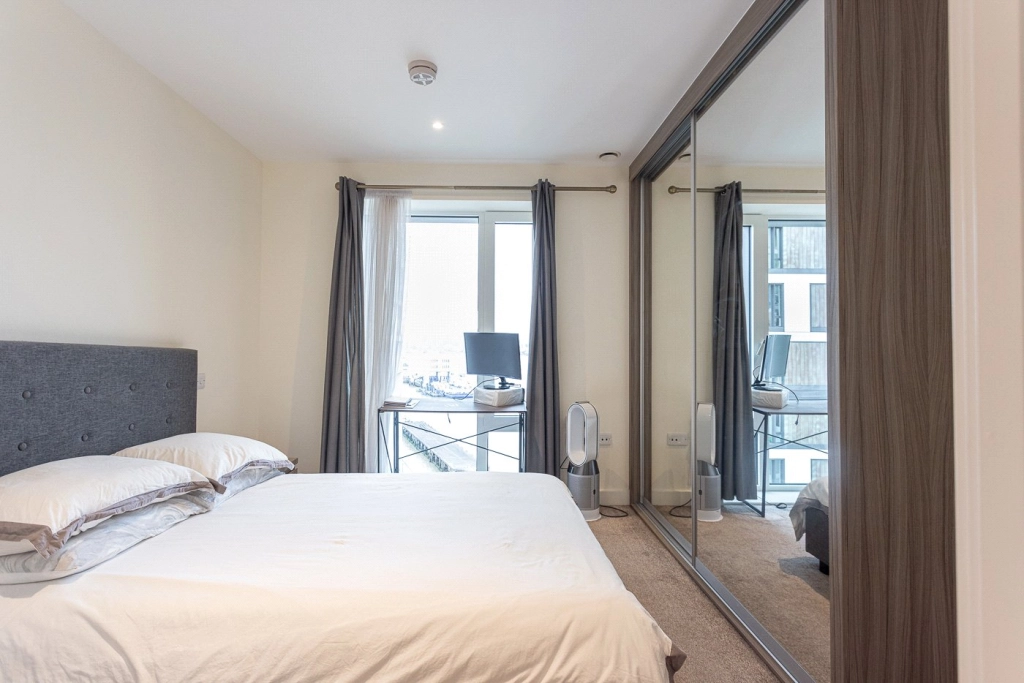 2 bedrooms apartments/flats for sale in Duke of Wellington Avenue, Woolwich - SE18 view 5