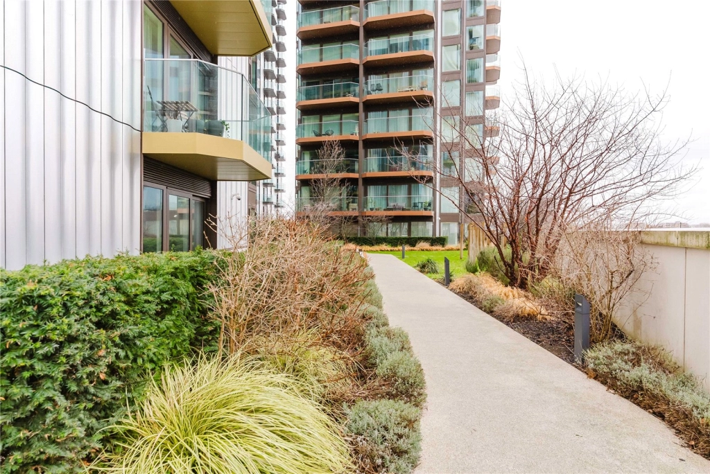 1 bedroom apartments/flats for sale in Brigadier Walk, Woolwich - SE18 view 7