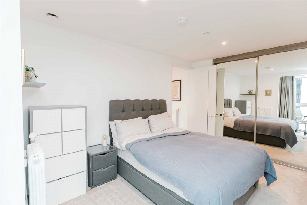 1 bedroom apartments/flats for sale in Brigadier Walk, Woolwich - SE18 view 4