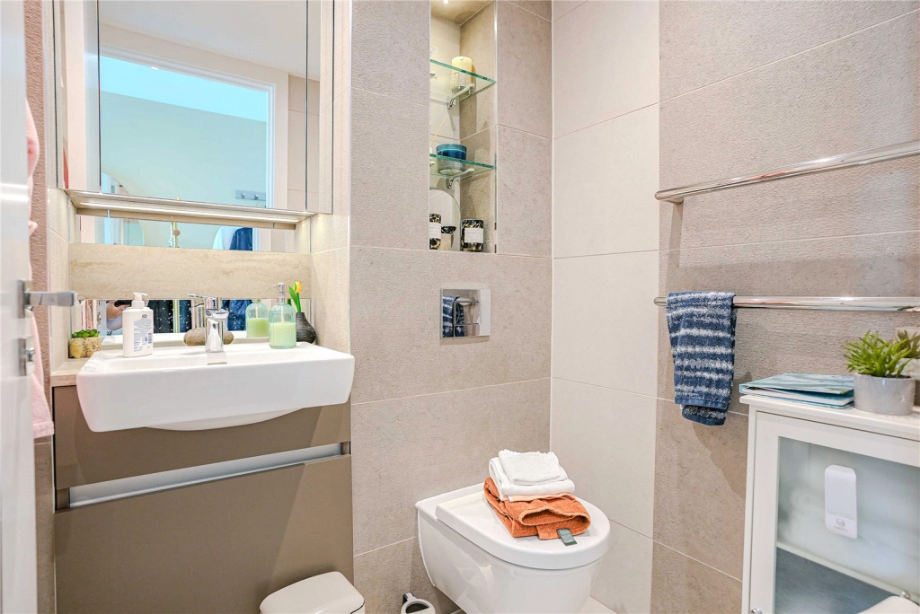 2 bedrooms apartments/flats for sale in Duke of Wellington Avenue, Woolwich - SE18 view 13