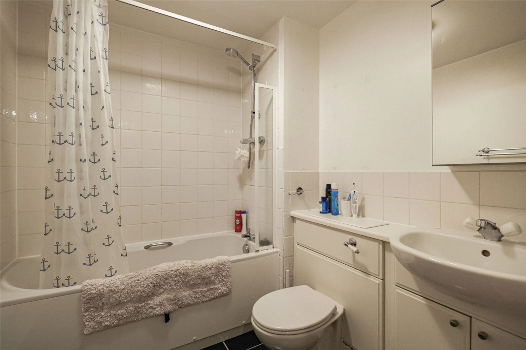 1 bedroom apartments/flats for sale in Erebus Drive, Woolwich - SE28 view 4
