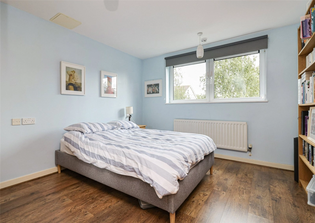 1 bedroom apartments/flats for sale in Erebus Drive, Woolwich - SE28 view 5