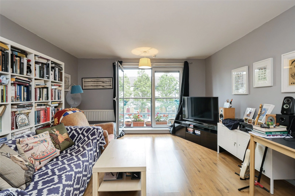 1 bedroom apartments/flats for sale in Erebus Drive, Woolwich - SE28 view 2