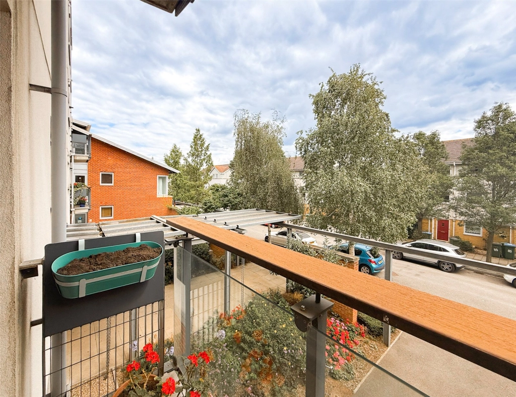 1 bedroom apartments/flats for sale in Erebus Drive, Woolwich - SE28 view 7