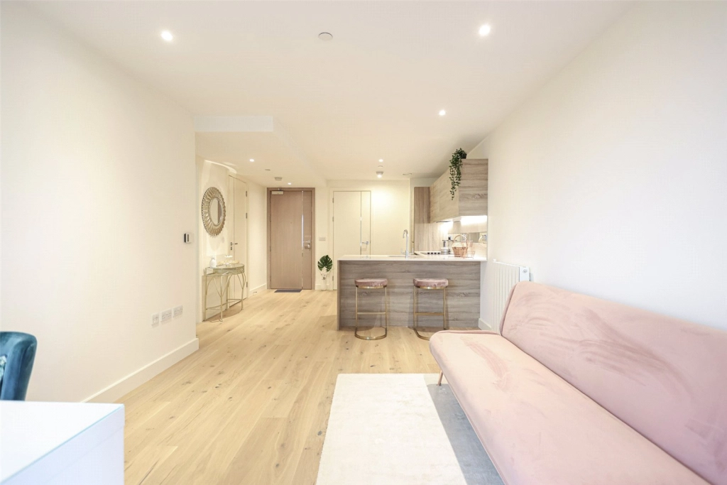 1 bedroom apartments/flats for sale in Duke of Wellington Avenue, Woolwich - SE18 view 4