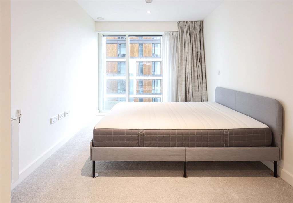 1 bedroom apartments/flats for sale in Duke of Wellington Avenue, Woolwich - SE18 view 5