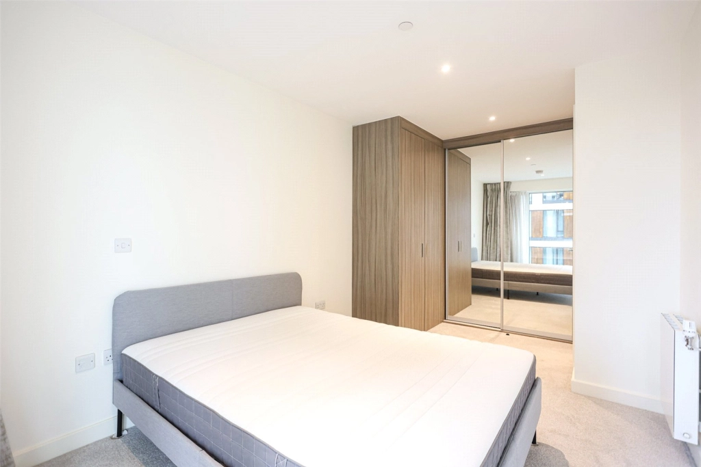 1 bedroom apartments/flats for sale in Duke of Wellington Avenue, Woolwich - SE18 view 6