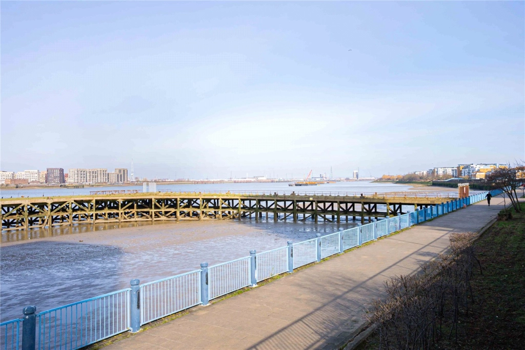 1 bedroom apartments/flats for sale in Duke of Wellington Avenue, Woolwich - SE18 view 19