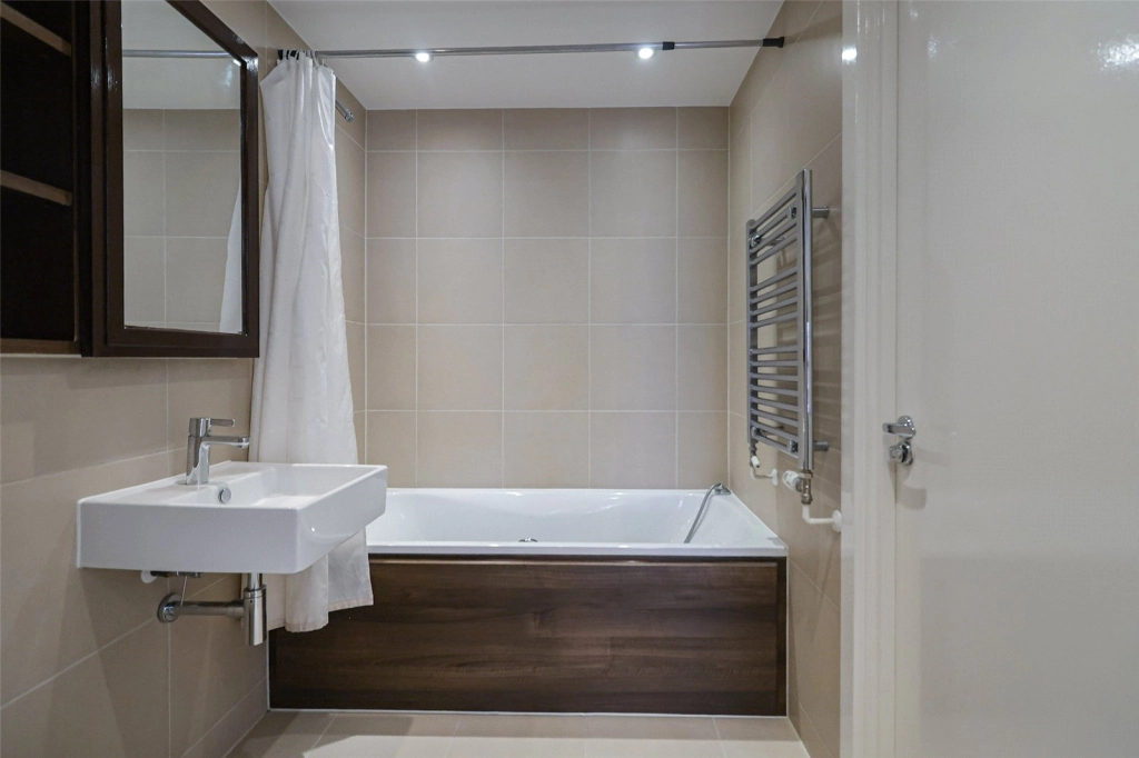 3 bedrooms apartments/flats for sale in Royal Carriage Mews, Woolwich - SE18 view 8