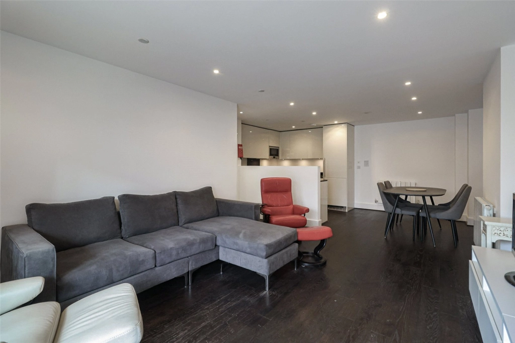 3 bedrooms apartments/flats for sale in Royal Carriage Mews, Woolwich - SE18 view 11