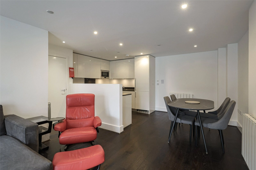 3 bedrooms apartments/flats for sale in Royal Carriage Mews, Woolwich - SE18 view 14