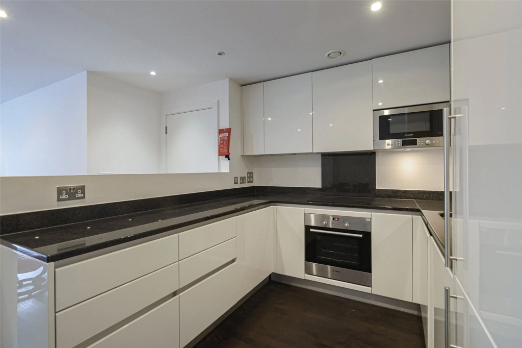 3 bedrooms apartments/flats for sale in Royal Carriage Mews, Woolwich - SE18 view 3