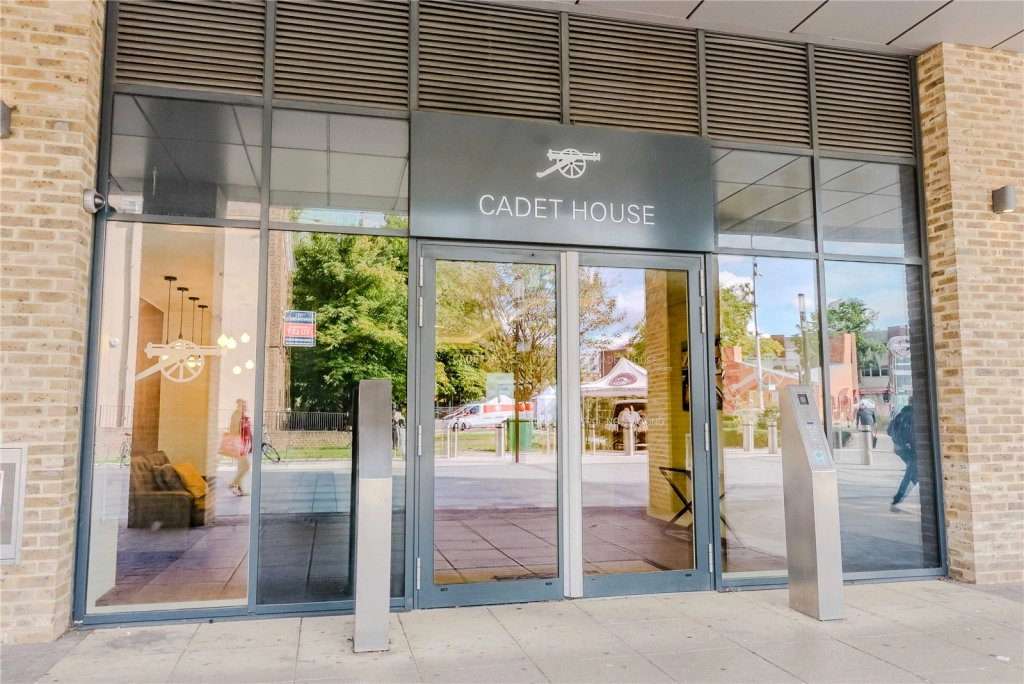 1 bedroom apartments/flats for sale in Plumstead Road, Woolwich - SE18 view 8