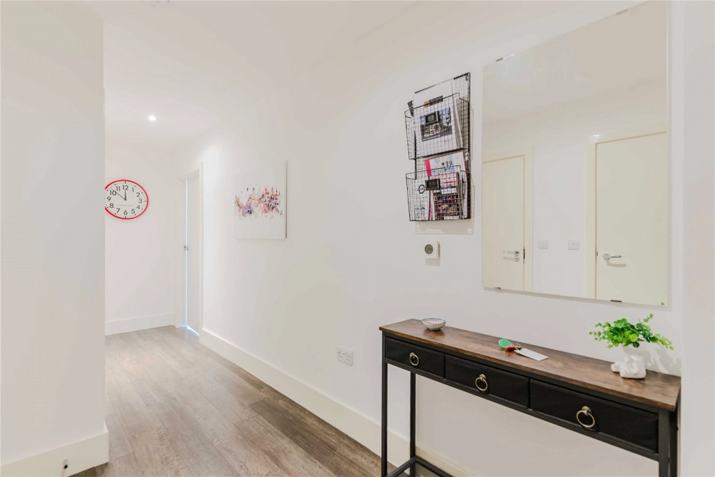 1 bedroom apartments/flats for sale in Plumstead Road, Woolwich - SE18 view 13