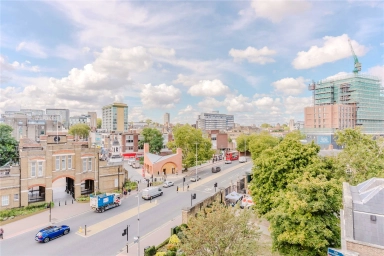 Victory Parade, Plumstead Road, Woolwich - SE18 view 29