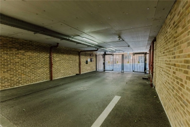 Rolfe Terrace, Woolwich - SE18 view 23