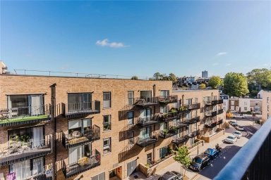 Rolfe Terrace, Woolwich - SE18 view 29
