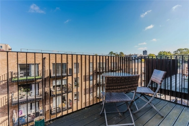 Rolfe Terrace, Woolwich - SE18 view 9