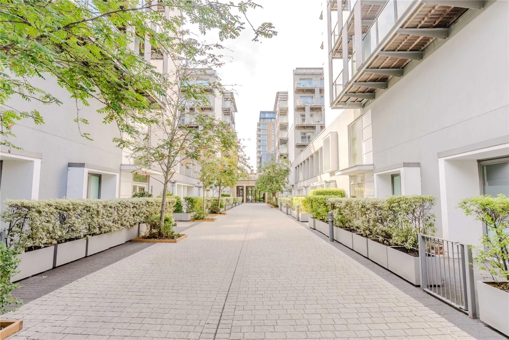 1 bedroom apartments/flats for sale in Royal Carriage Mews, Woolwich - SE18 view 18