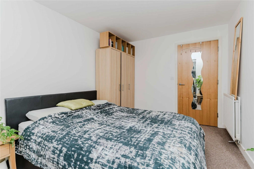 1 bedroom apartments/flats for sale in Royal Carriage Mews, Woolwich - SE18 view 15