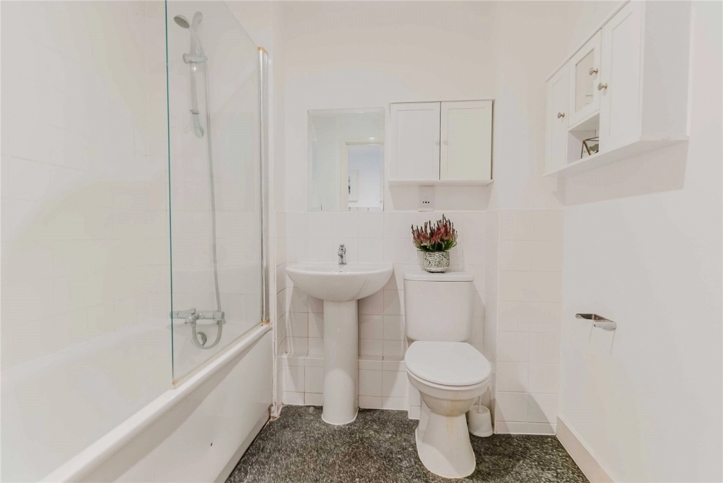1 bedroom apartments/flats for sale in Royal Carriage Mews, Woolwich - SE18 view 6