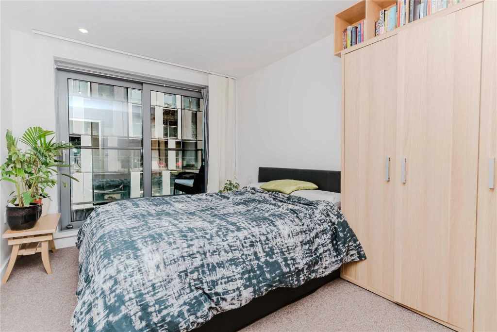 1 bedroom apartments/flats for sale in Royal Carriage Mews, Woolwich - SE18 view 5