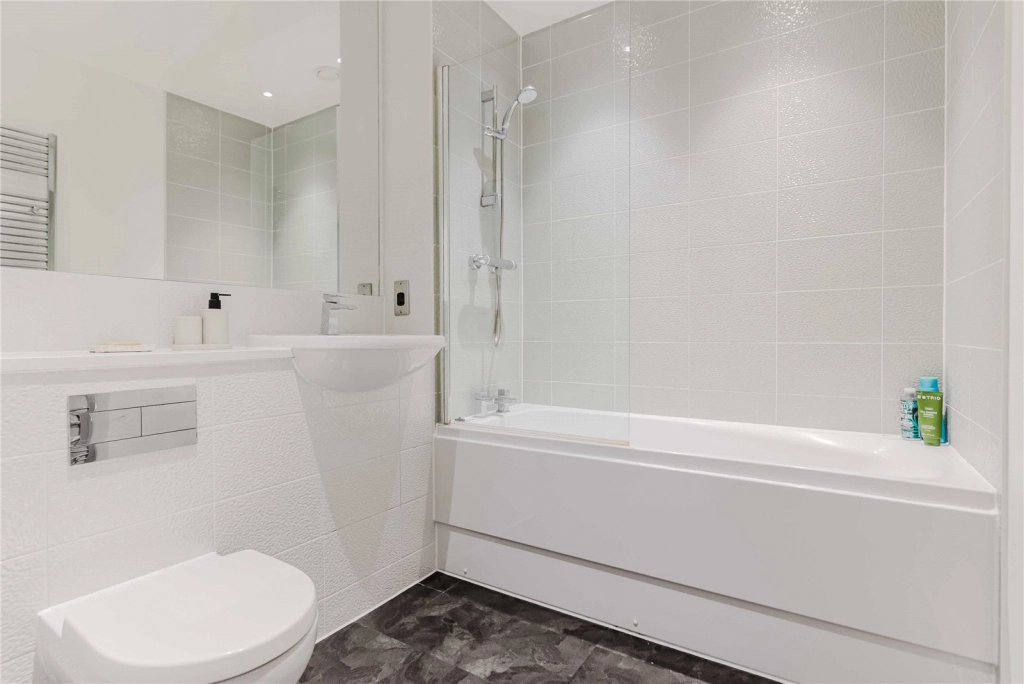 1 bedroom apartments/flats for sale in Rolfe Terrace, Woolwich - SE18 view 4