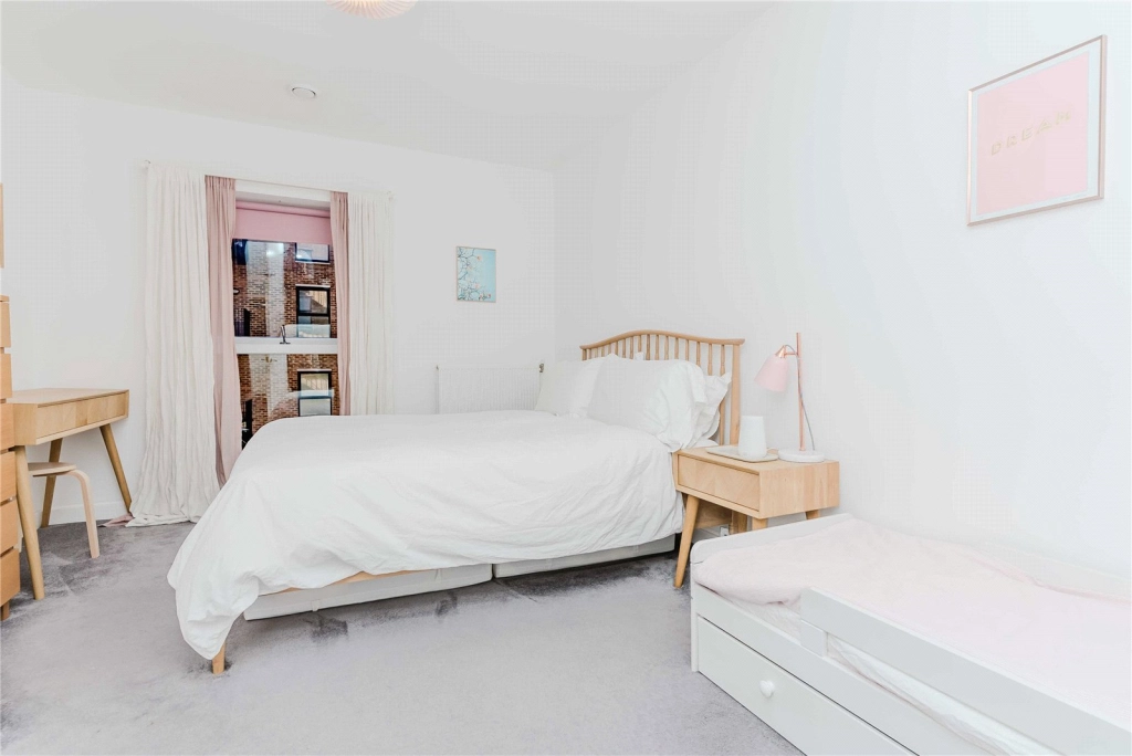 1 bedroom apartments/flats for sale in Rolfe Terrace, Woolwich - SE18 view 12