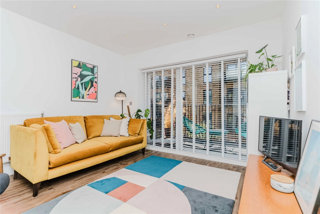 1 bedroom apartments/flats for sale in Rolfe Terrace, Woolwich - SE18 view 9