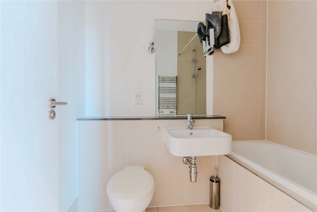 3 bedrooms apartments/flats for sale in Cadogan Road, Woolwich - SE18 view 19