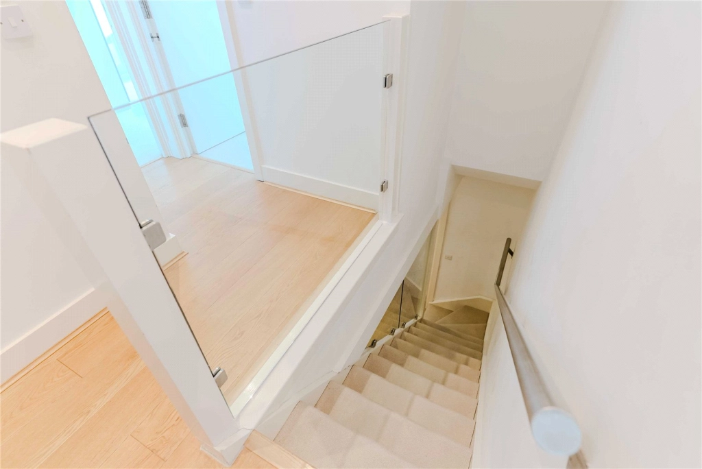 3 bedrooms apartments/flats for sale in Cadogan Road, Woolwich - SE18 view 10