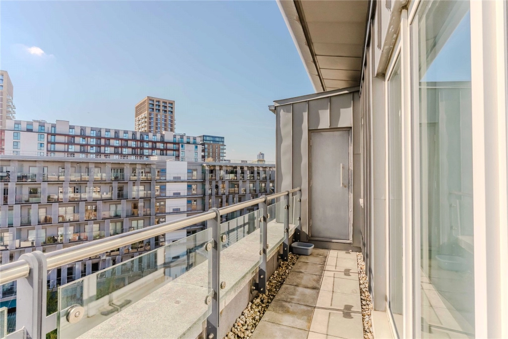 3 bedrooms apartments/flats for sale in Cadogan Road, Woolwich - SE18 view 24