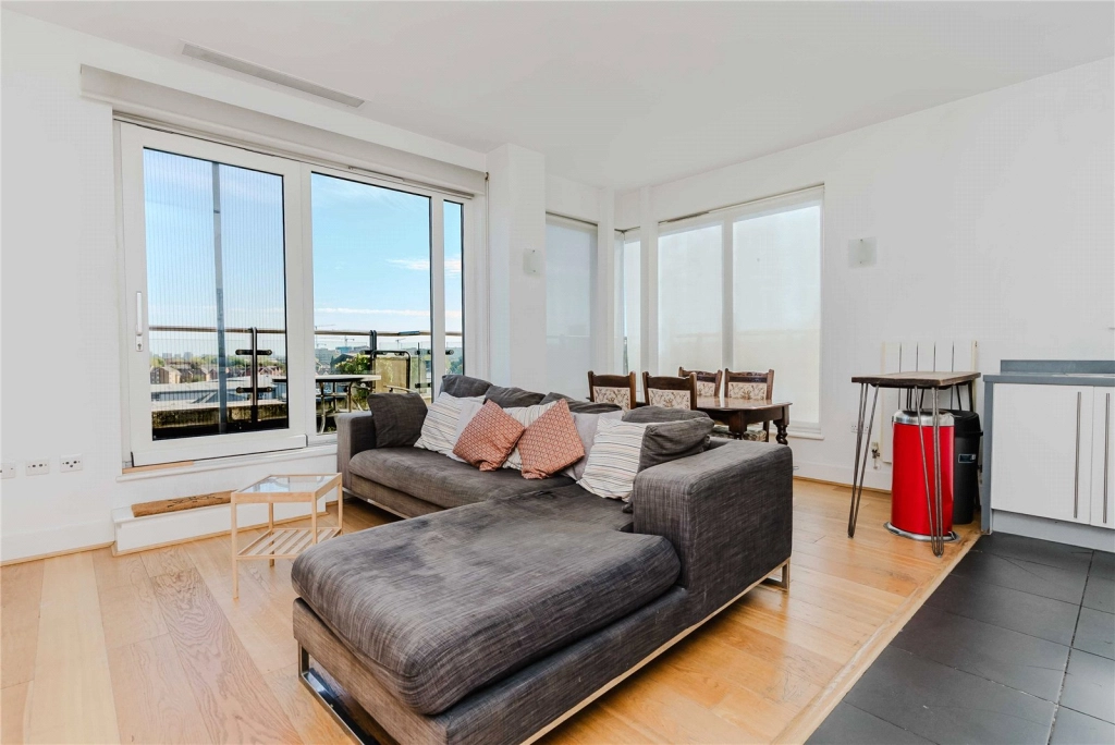 3 bedrooms apartments/flats for sale in Cadogan Road, Woolwich - SE18 view 2
