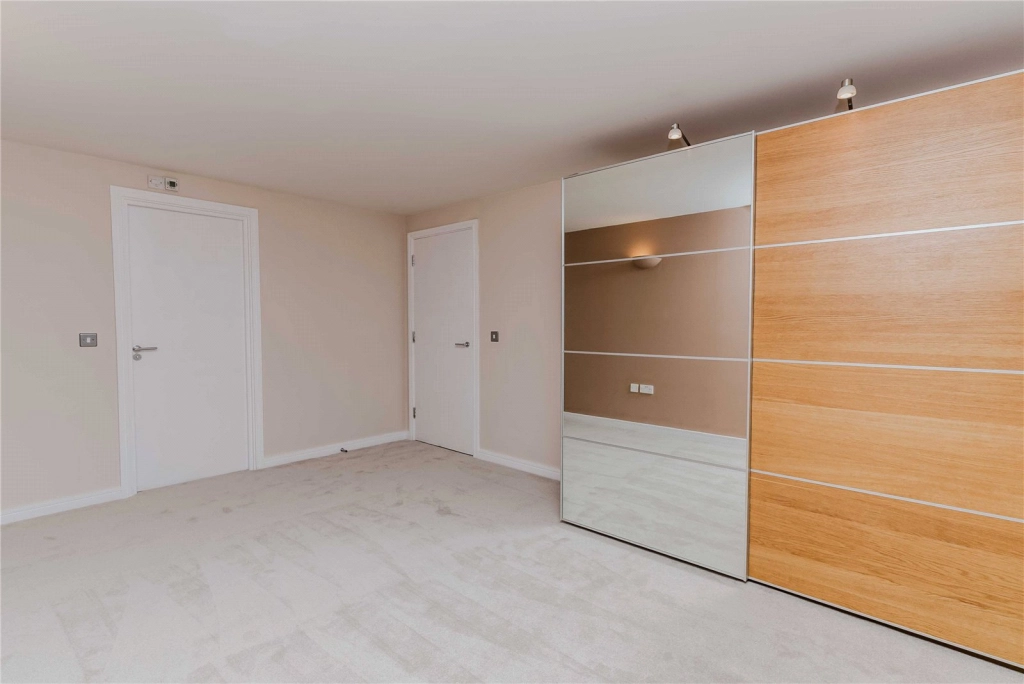 2 bedrooms apartments/flats for sale in Woolwich, Argyll Road - SE18 view 5