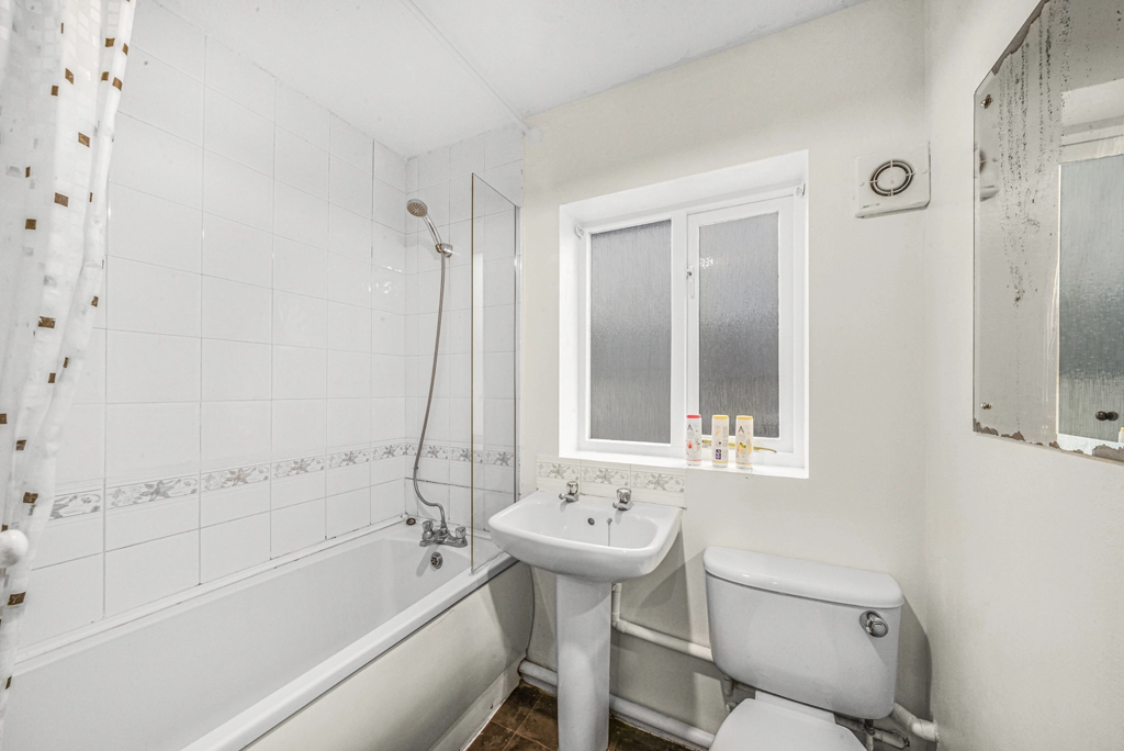 3 bedrooms houses for sale in Troughton Road, New Charlton - SE7 view 6