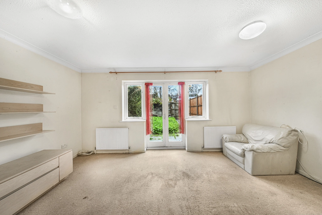 3 bedrooms houses for sale in Troughton Road, New Charlton - SE7 view 2