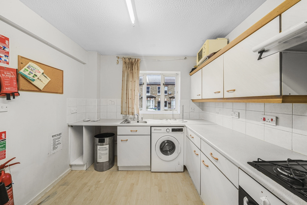 3 bedrooms houses for sale in Troughton Road, New Charlton - SE7 view 3