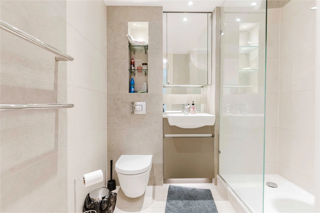 2 bedrooms apartments/flats for sale in Duke of Wellington Avenue, Woolwich - SE18 view 16