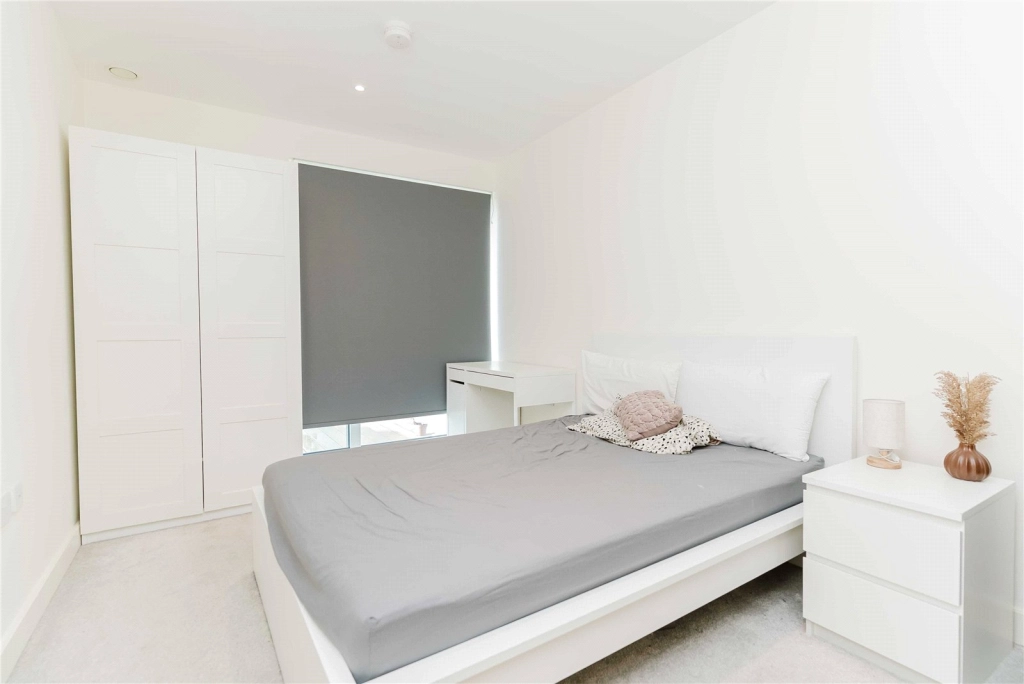 2 bedrooms apartments/flats for sale in Duke of Wellington Avenue, Woolwich - SE18 view 4