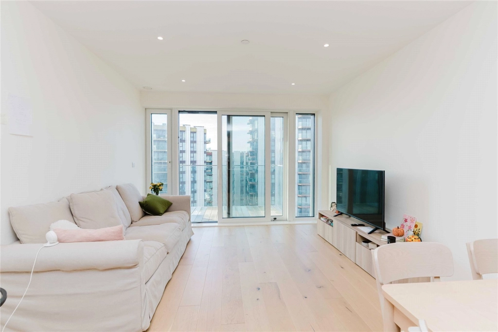 2 bedrooms apartments/flats for sale in Duke of Wellington Avenue, Woolwich - SE18 view 2