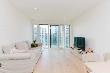 Duke of Wellington Avenue, Woolwich - SE18 view 2